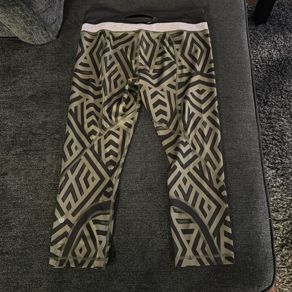 Lululemon capri leggings - Picture 2 of 6